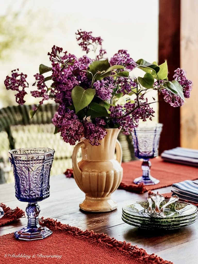 Simple Vintage Americana Porch Table Ideas