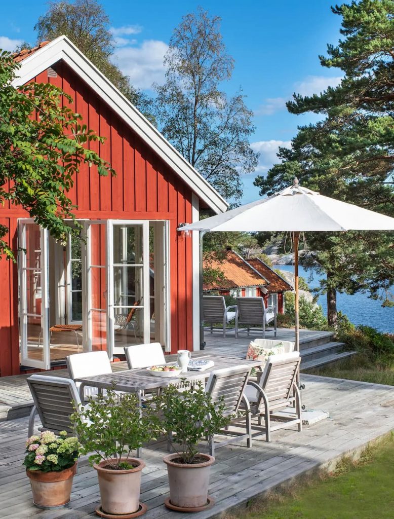 10 Dreamy Scandinavian Summer Homes