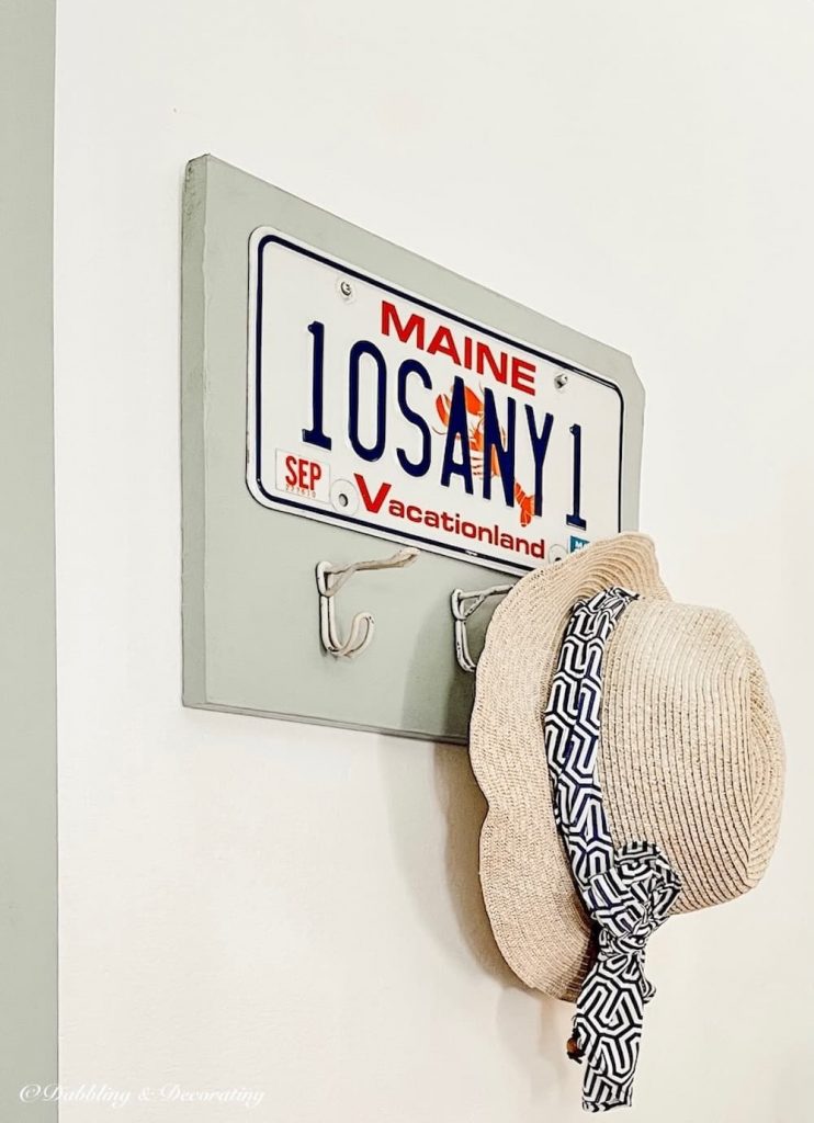 License Plate Hat Rack with Hat