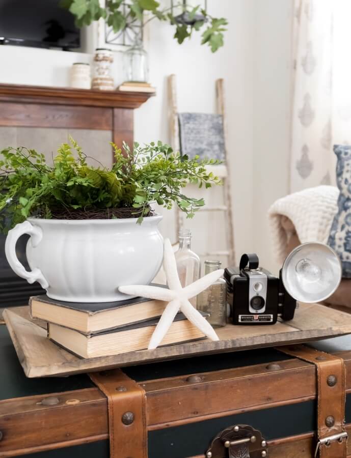 How to Create a Cottage-Style Vignette with Vintage Finds