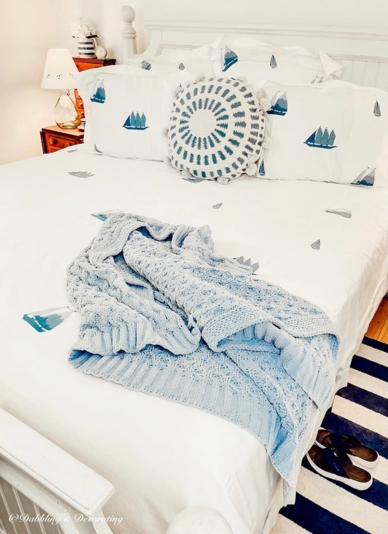 10+ Best Coastal Bedding Ideas For Your Beach House