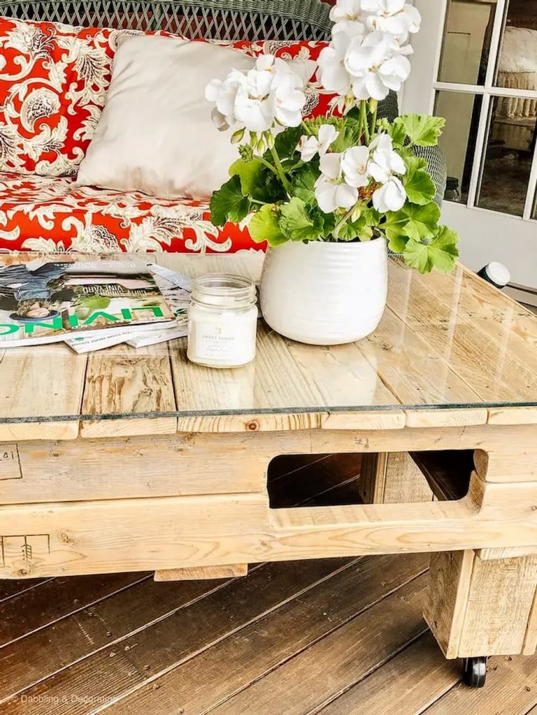 How to DIY A Mobile Pallet Coffee Table