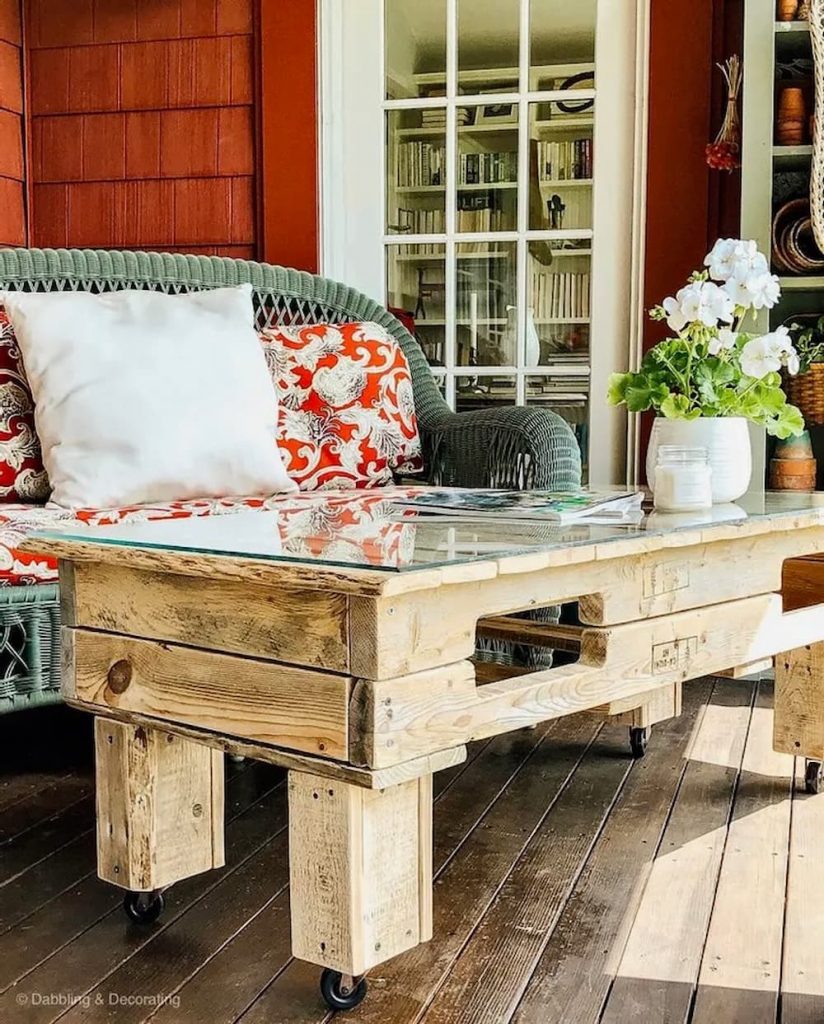 How to DIY A Mobile Pallet Coffee Table