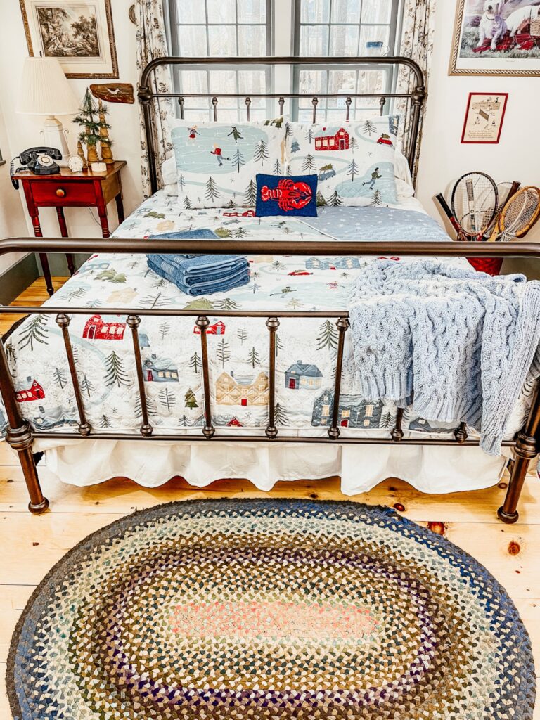 Vintage bedroom decor ideas with braided rug cozy for winter.