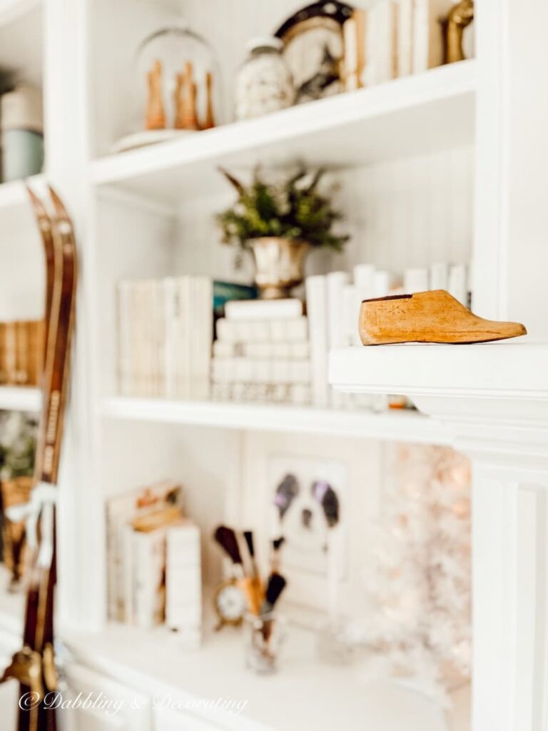 How to Decorate Bookshelves for a Vintage Christmas