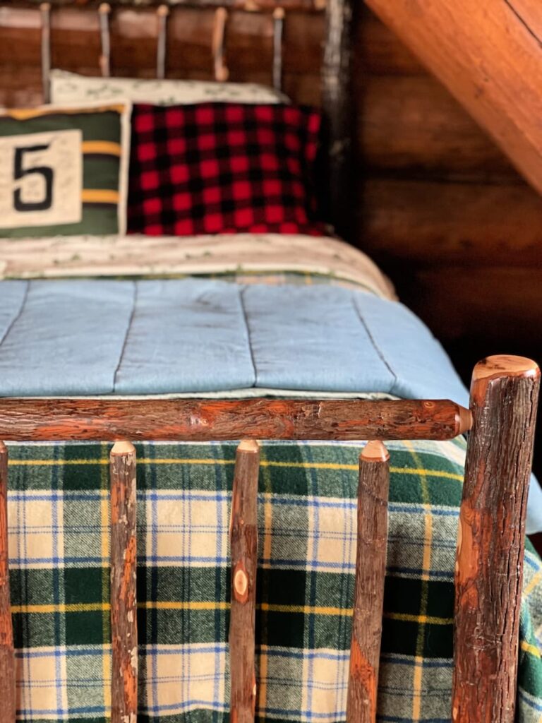 White Arrows Home Log Bed
