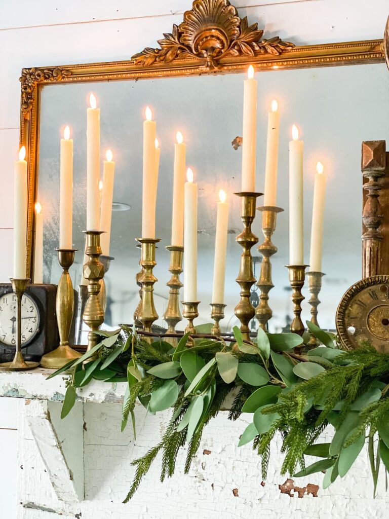 How to Make a Beautiful Winter Mantel Decor