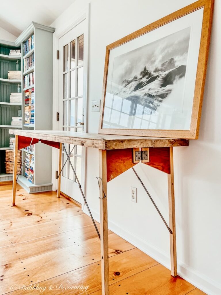 Vintage Wallpaper table and Picture