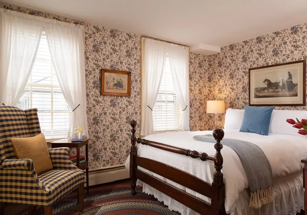 3 Wallpaper Bedroom Designs Emblematic of a Cozy Vermont Inn