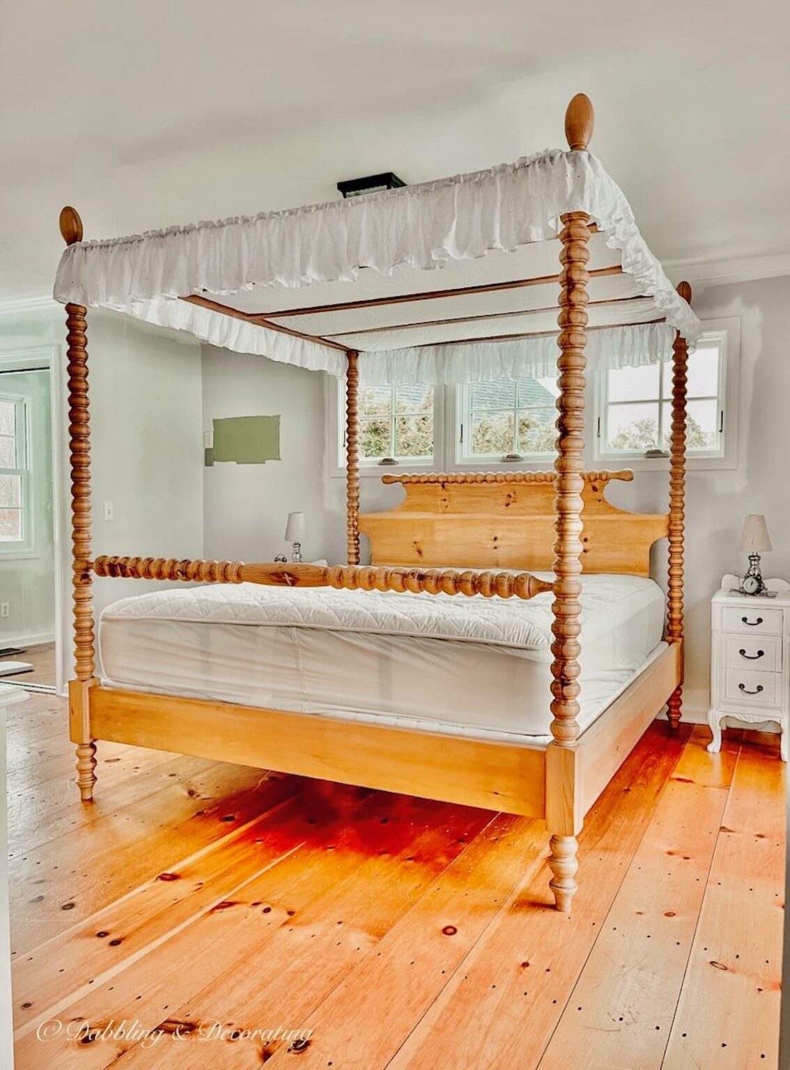 3 Wallpaper Bedrooms Country Inn Inspired Dabbling & Decorating