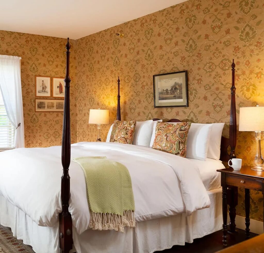 3 Wallpaper Bedroom Designs Emblematic of a Cozy Vermont Inn