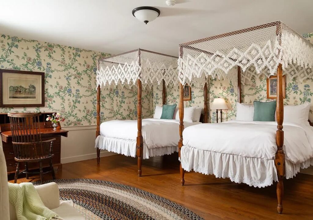 3 Wallpaper Bedroom Designs Emblematic of a Cozy Vermont Inn