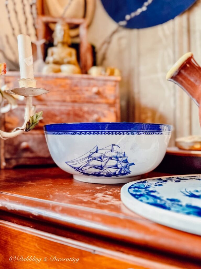 Blue and white ship bowl