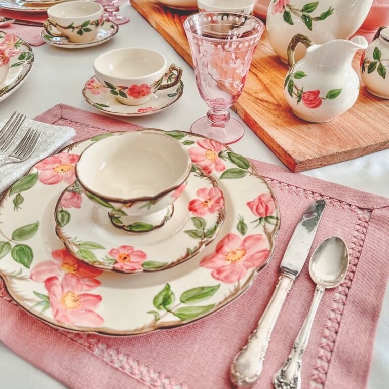 Desert Rose Table Setting: Timeless Style