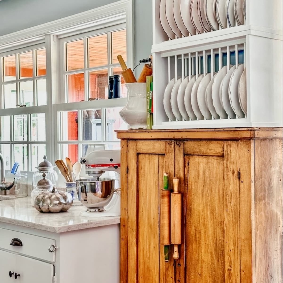 How to Use Rolling Pins as Bakers Pantry Door Handles