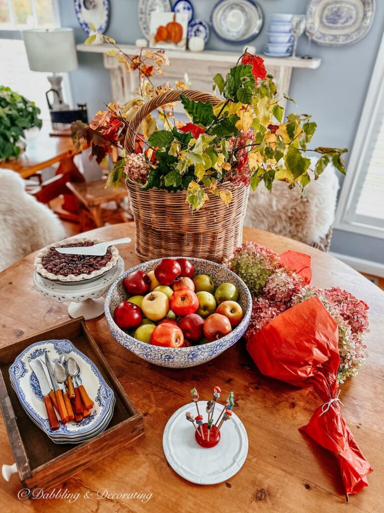 Fall Table Essentials with Forage Basket Arrangements
