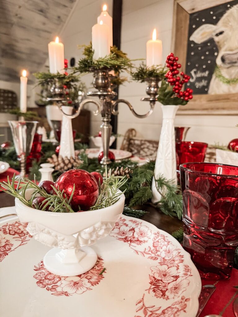 Creative Vintage Milk Glass Christmas Farmhouse Decorating Ideas