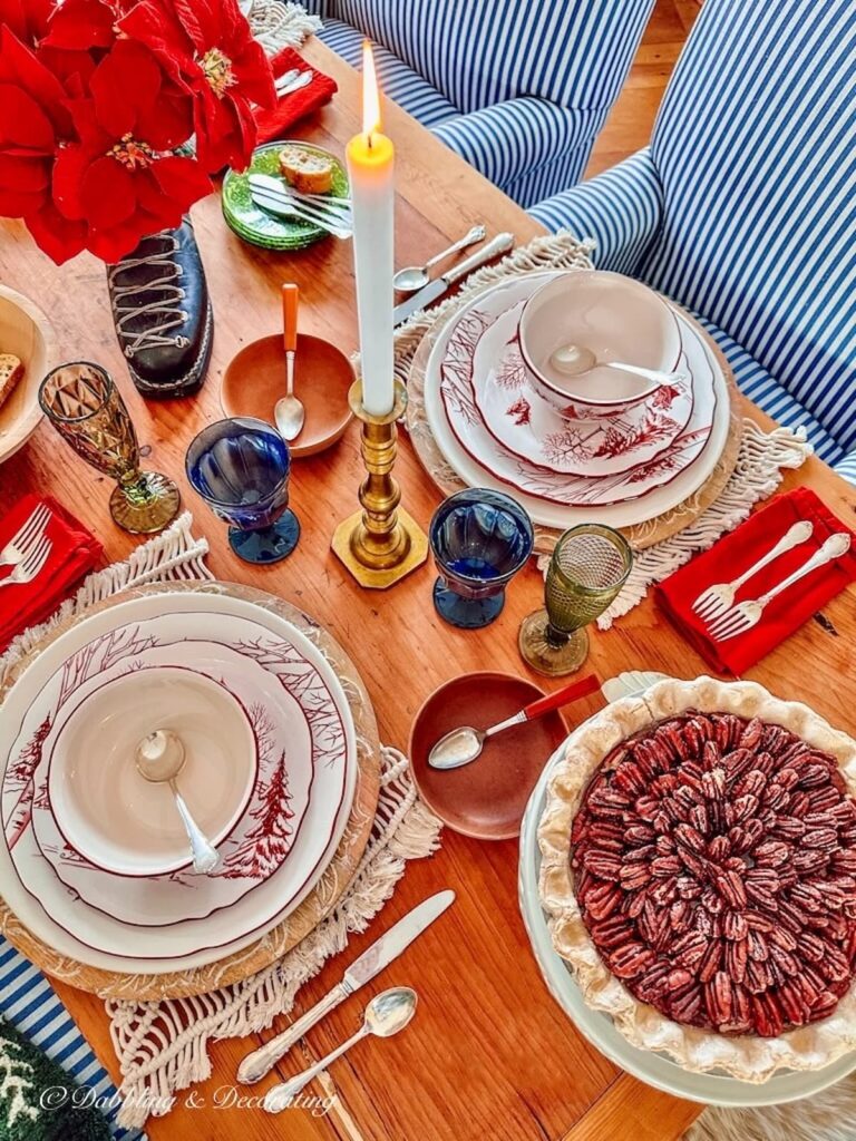 Colorful Cabin Decor Table Setting for the Holidays