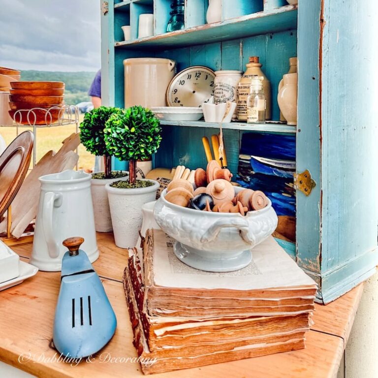 How to Shop For Vintage Decor Online