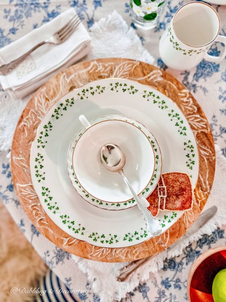 St. Patrick's Day tablescape place setting.