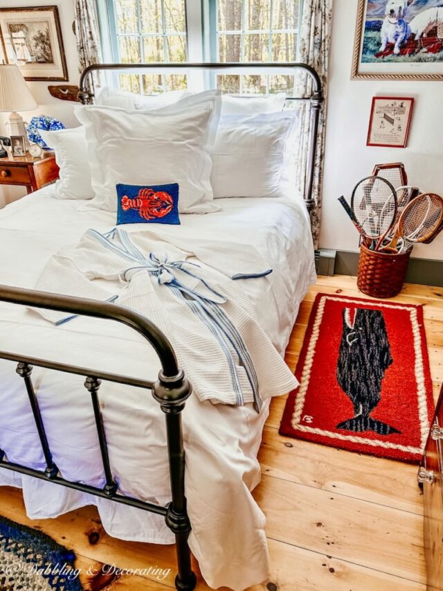 White Crisp bedding in vintage aesthetic bedroom