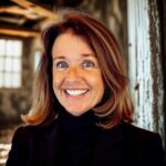 Ann: Vintage Home Decor Blogger