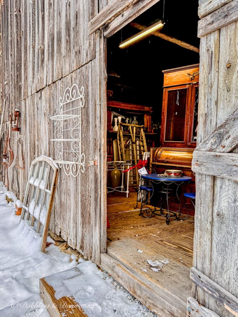 The Perfect Image Antiques Barn entrance in Pitsford, Vermont.