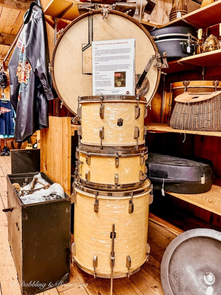 Leedy Full Dress Drum Kit (late 1930s–early 1940s) at vintage vendor booth at the Vermont Antique Mall, Woodstock, Vermont.