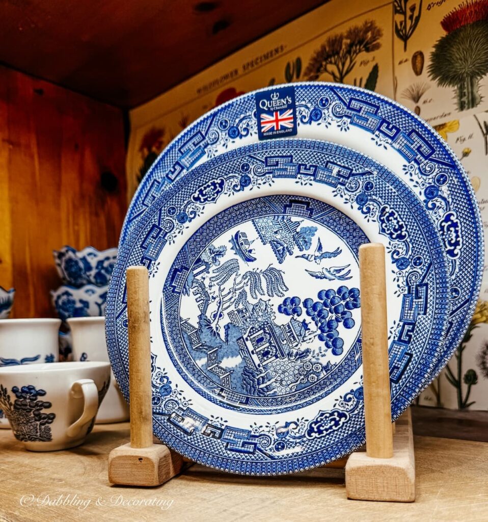 Blue Willow dish display at the Vermont Country Store.