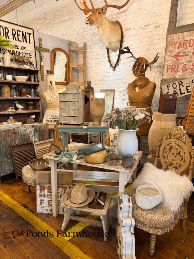 Don't Overpay at Antique Malls: Curated vs. Cluttered Pro Shopping Tips